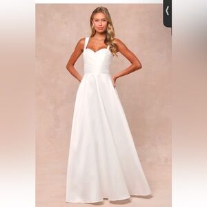 Modern Affection White Taffeta Pleated
Sleeveless Maxi Dress (Wedding Dress)